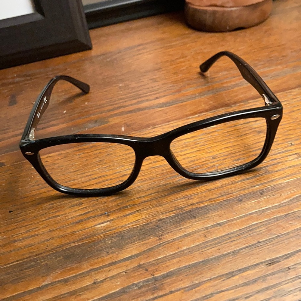 Ray Ban eyeglasses black lightly used and no scratches visible.